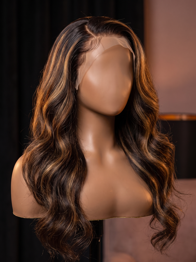 Amber Waltz Honey Highlight Body Wave Wig – main product photo